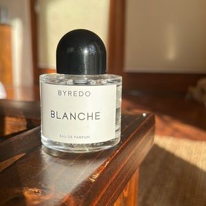 BYREDO Blanche